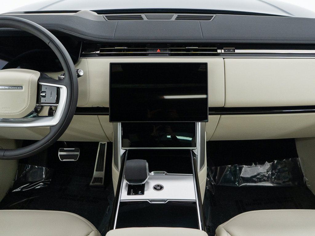 Used 2026 Land Rover Range Rover SE AWD/4WD image 32