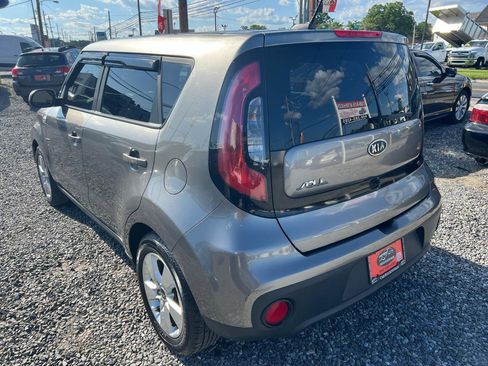 Used 2018 Kia Soul w/ Convenience Package FWD image 8
