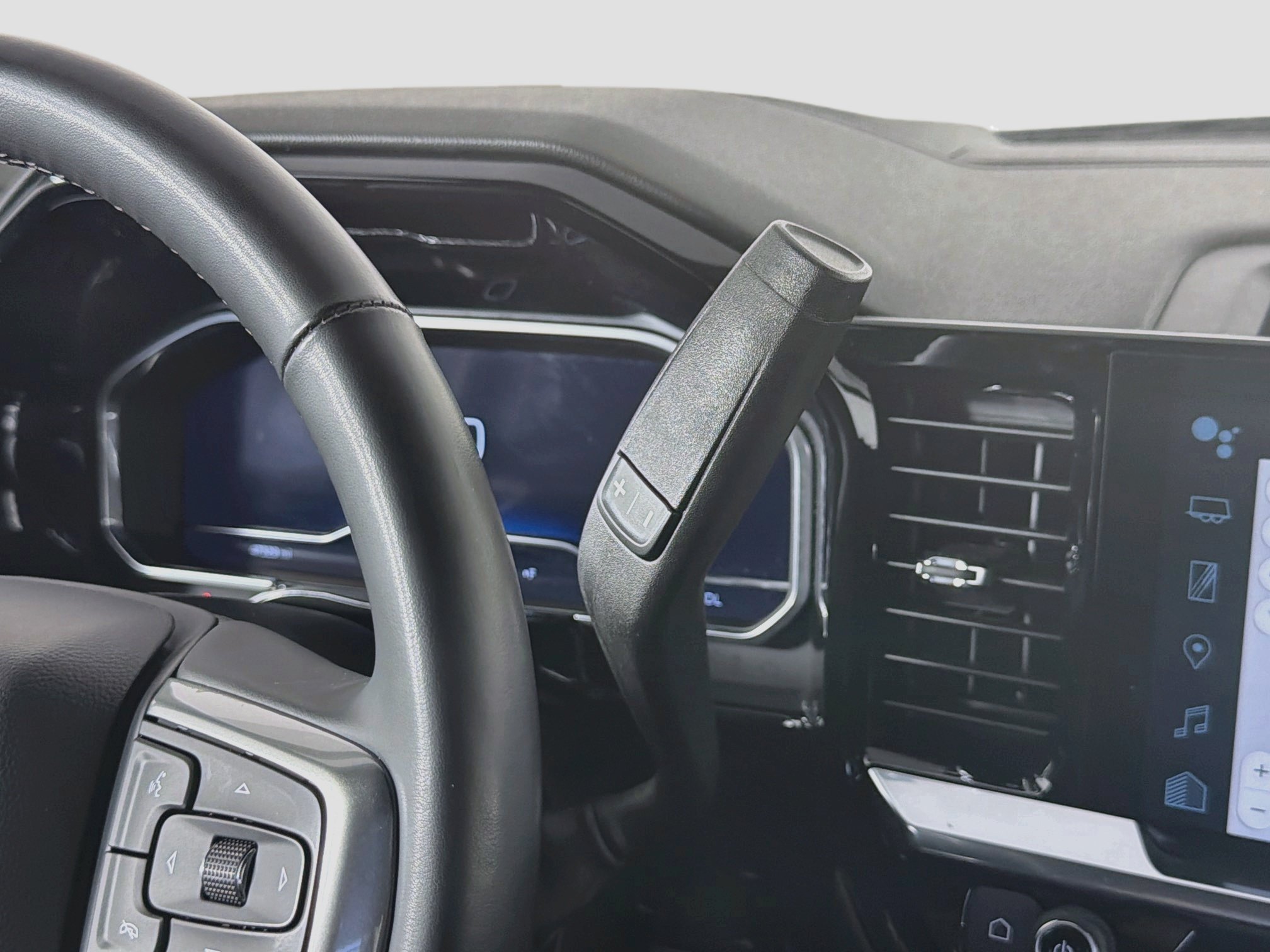 Used 2024 Chevrolet Silverado 1500 LT AWD/4WD image 24