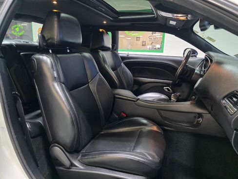 Used 2016 Dodge Challenger SXT Plus image 22