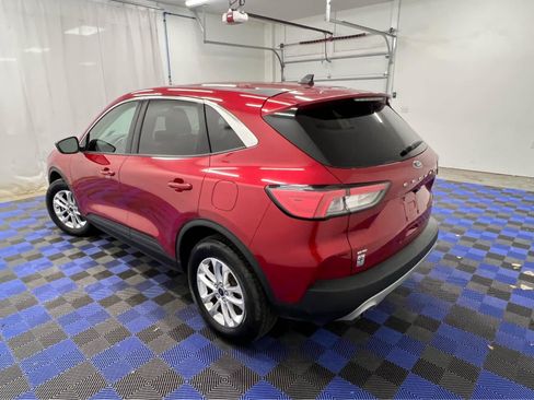 Used 2022 Ford Escape SE w/ Cold Weather Package image 9