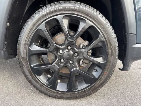 Used 2018 Jeep Compass Limited w/ Navigation Group AWD/4WD image 11