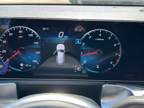 Used 2022 Mercedes-Benz GLB 250 w/ Premium Package Lite image 18