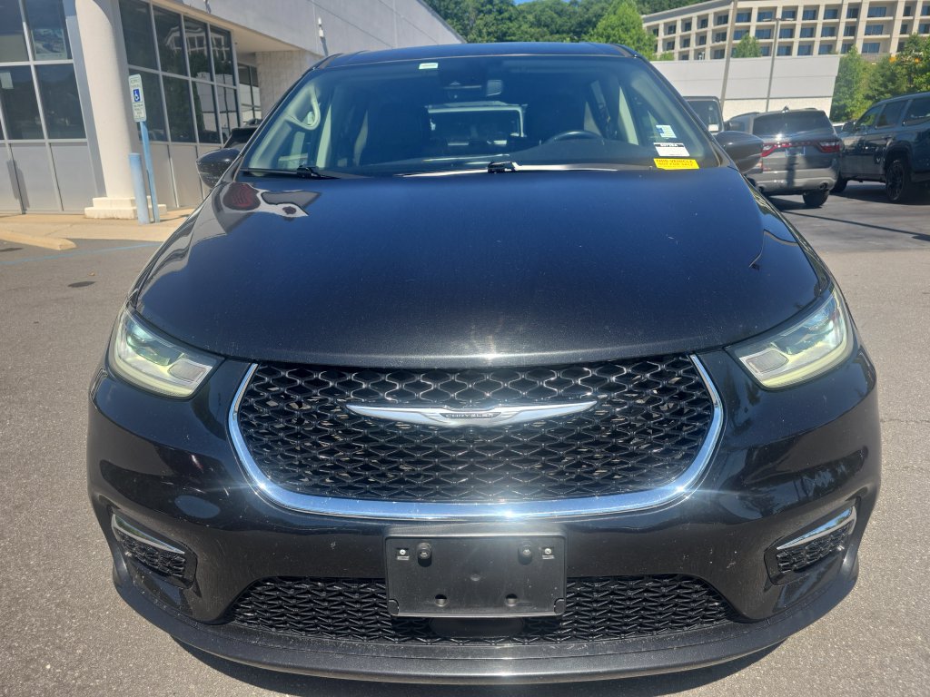 Used 2022 Chrysler Pacifica Touring-L FWD image 9
