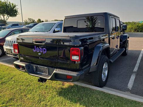 Used 2022 Jeep Gladiator Sport AWD/4WD image 3