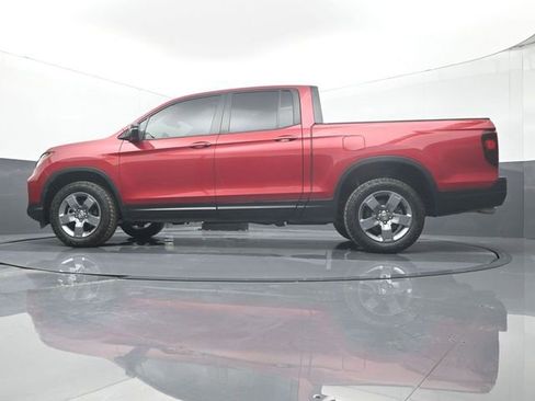 Used 2025 Honda Ridgeline TrailSport image 9