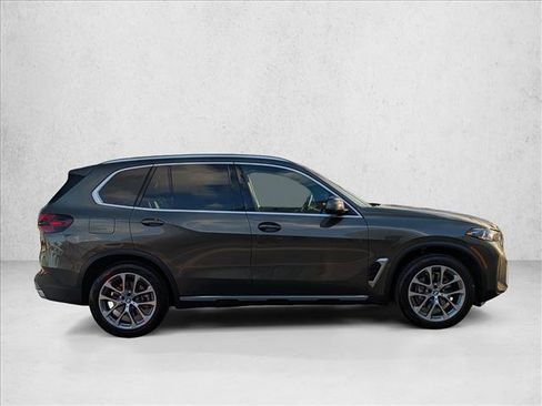 Used 2025 BMW X5 xDrive40i w/ Climate Comfort Package image 4
