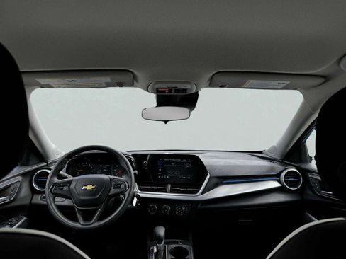 Used 2025 Chevrolet Trax LS w/ LS Convenience Package image 37