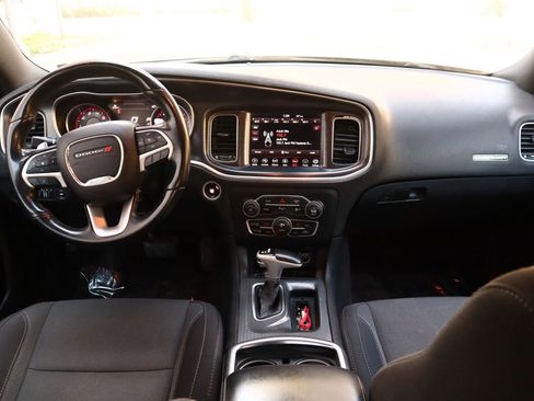 Used 2018 Dodge Charger R/T image 25