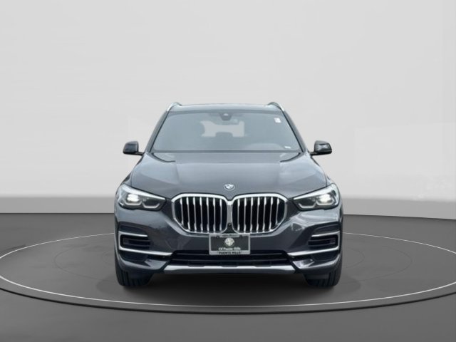 Used 2022 BMW X5 xDrive40i w/ Premium Package AWD/4WD image 2