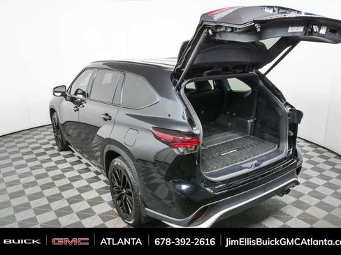 Used 2024 Toyota Highlander XSE FWD image 26