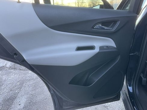 Used 2020 Chevrolet Equinox LS w/ LS Convenience Package image 24