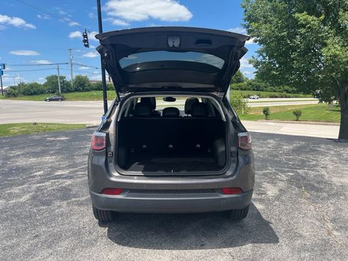 Used 2017 Jeep Compass Latitude w/ Popular Equipment Group AWD/4WD image 12