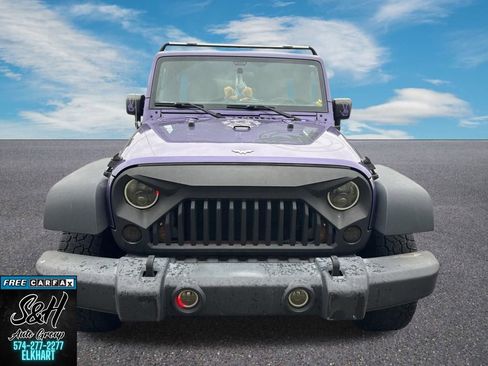 Used 2018 Jeep Wrangler Unlimited Sport w/ Connectivity Group AWD/4WD image 3