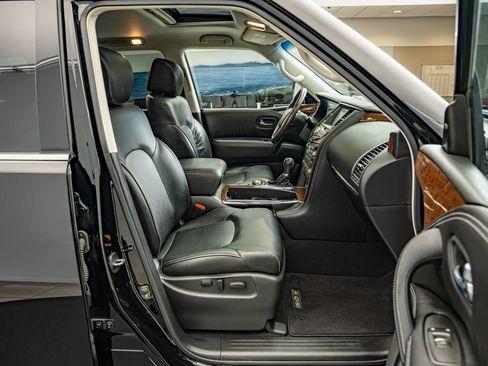 Used 2017 INFINITI QX80 4WD w/ Driver Assistance Package image 39