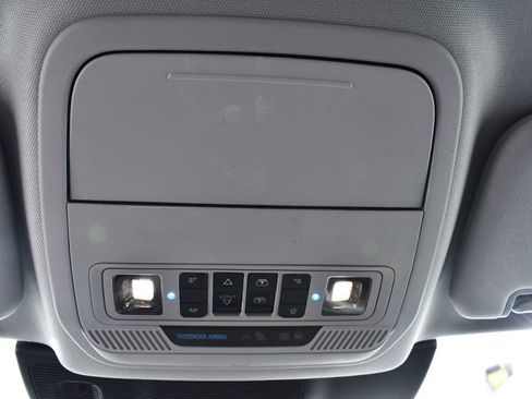 Used 2023 Ford Explorer XLT w/ Equipment Group 202A AWD/4WD image 34