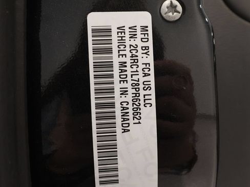 Used 2023 Chrysler Pacifica Touring-L FWD image 29