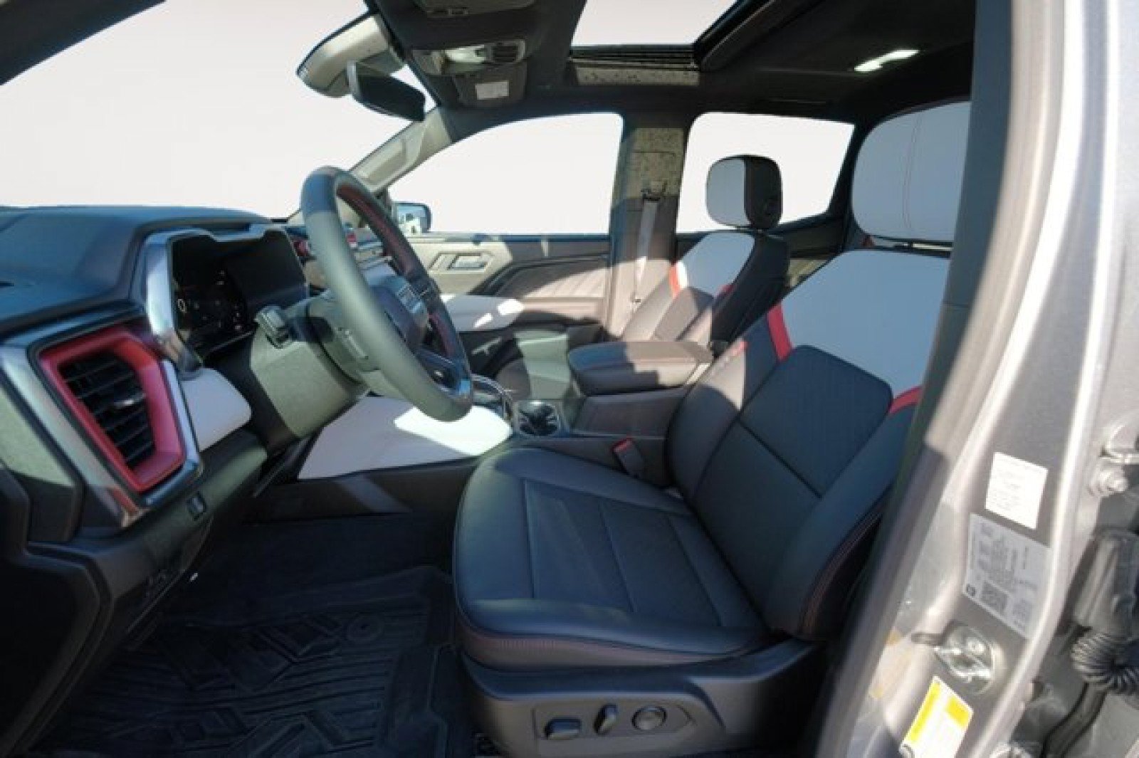 Used 2023 GMC Canyon AT4X AWD/4WD image 12