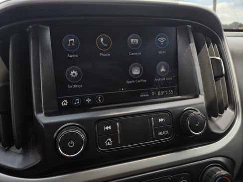 Used 2021 Chevrolet Colorado LT w/ Safety Package RWD image 9