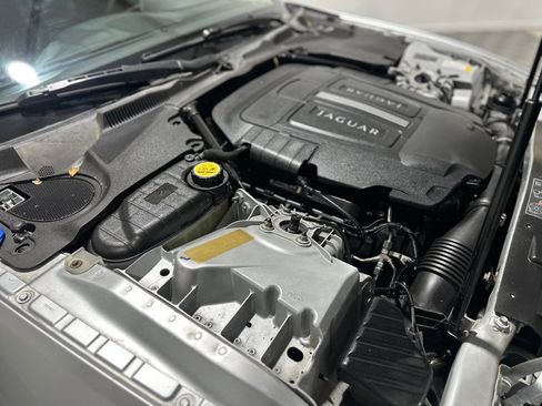 Used 2010 Jaguar XK Coupe image 38