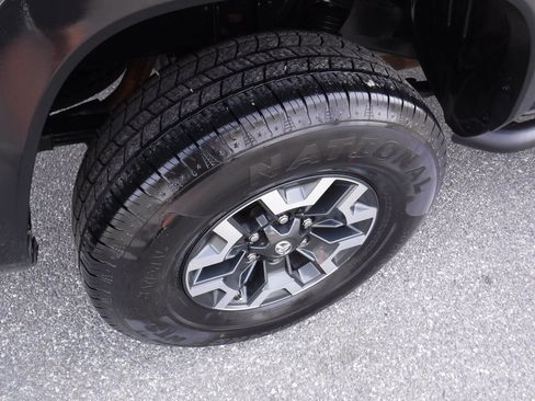 Used 2017 Toyota Tacoma TRD Off-Road image 3