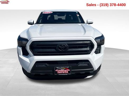 Used 2024 Toyota Tacoma SR5 AWD/4WD image 10