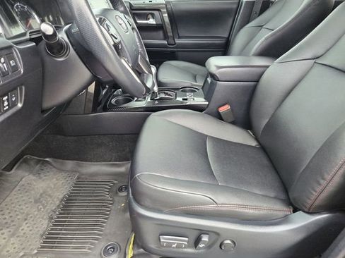 Used 2023 Toyota 4Runner TRD Off-Road Premium w/ Moonroof Package AWD/4WD image 12