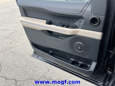 Used 2024 Ford Expedition Max Limited image 20