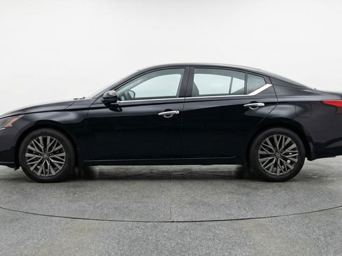 Used 2025 Nissan Altima 2.5 SV image 5