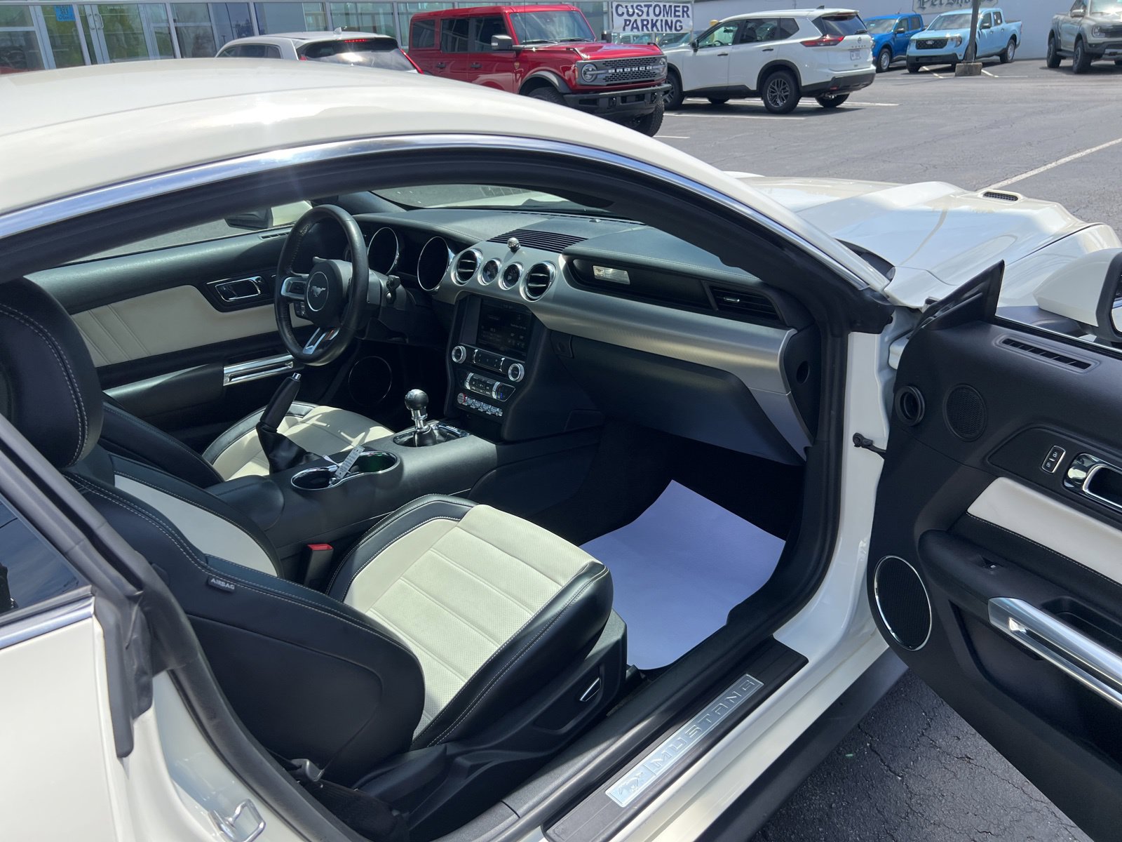 Used 2015 Ford Mustang 50 Years RWD image 44