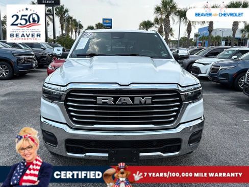 Used 2025 RAM 1500 Laramie AWD/4WD image 3