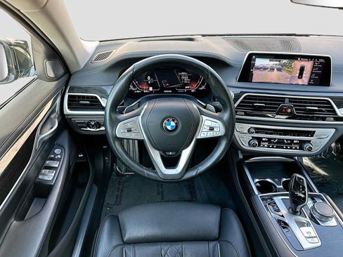 Used 2021 BMW 740i w/ Premium Package RWD image 24