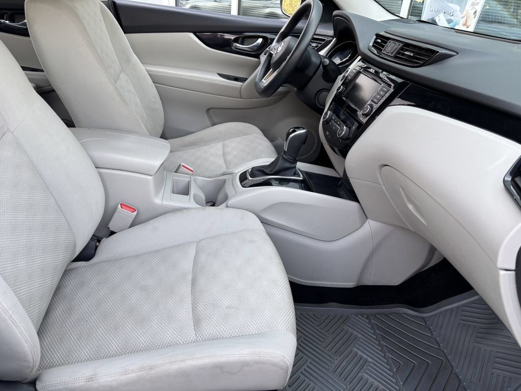 Used 2019 Nissan Rogue Sport SV AWD/4WD image 28