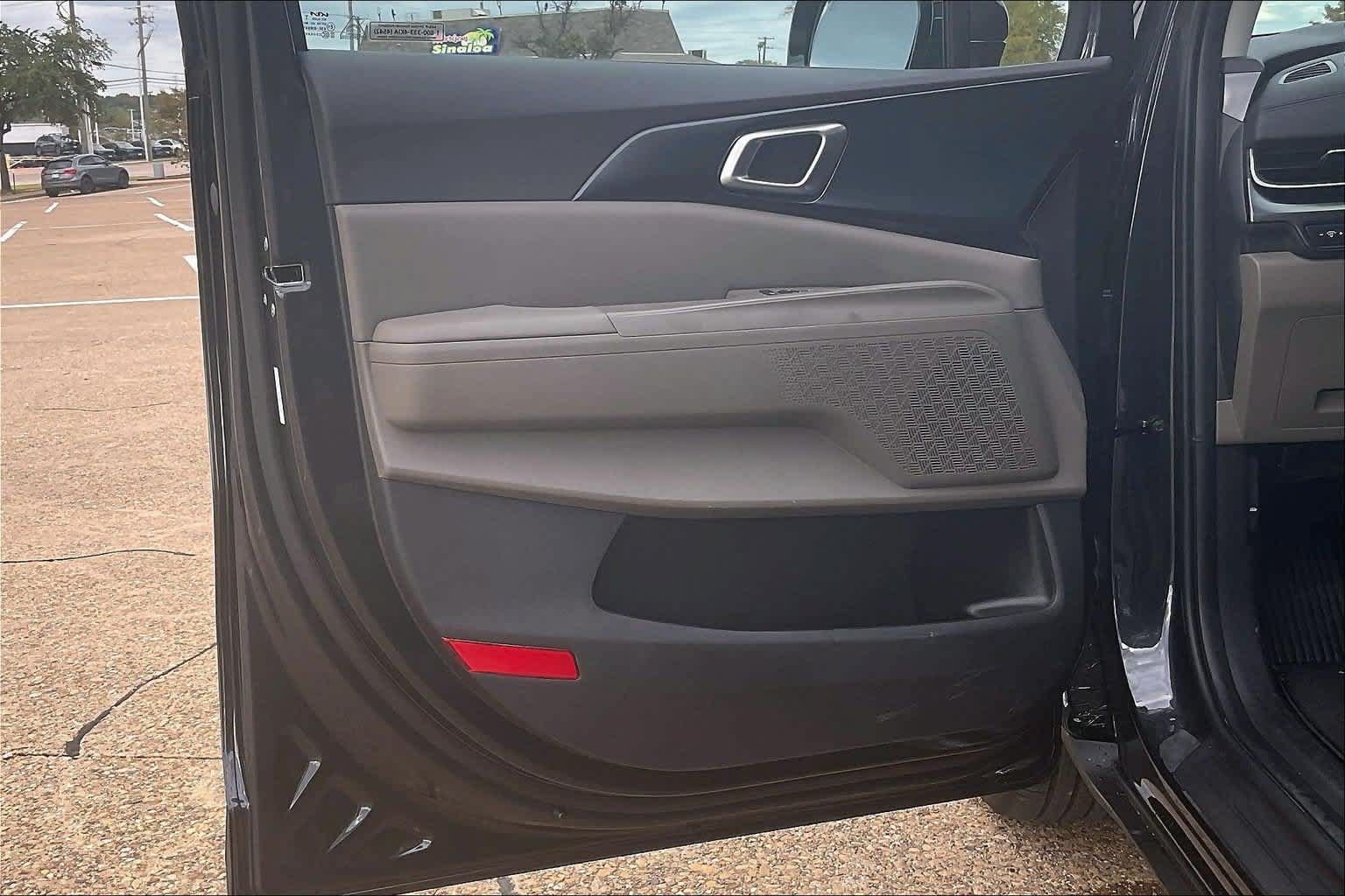 Certified 2026 Kia Carnival FWD image 25