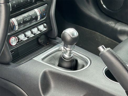 Used 2022 Ford Mustang GT Premium image 9