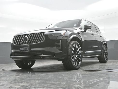 Used 2025 Volvo XC90 B5 Ultra AWD/4WD image 23