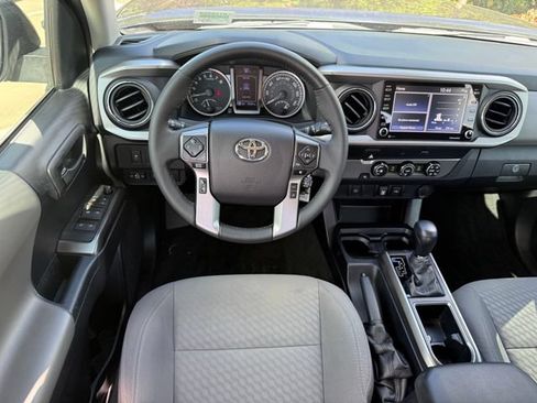 Used 2020 Toyota Tacoma SR5 RWD image 24