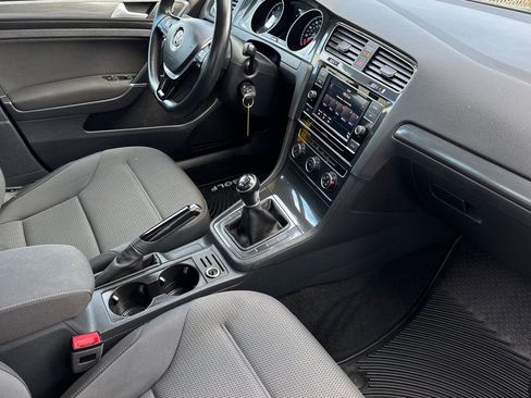 Used 2019 Volkswagen Golf S image 18