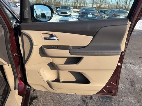 Used 2015 Honda Odyssey Touring Elite image 28