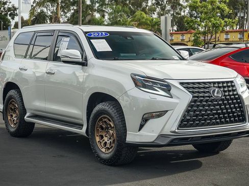 Used 2023 Lexus GX 460 Luxury w/ Sport Design Package AWD/4WD image 3