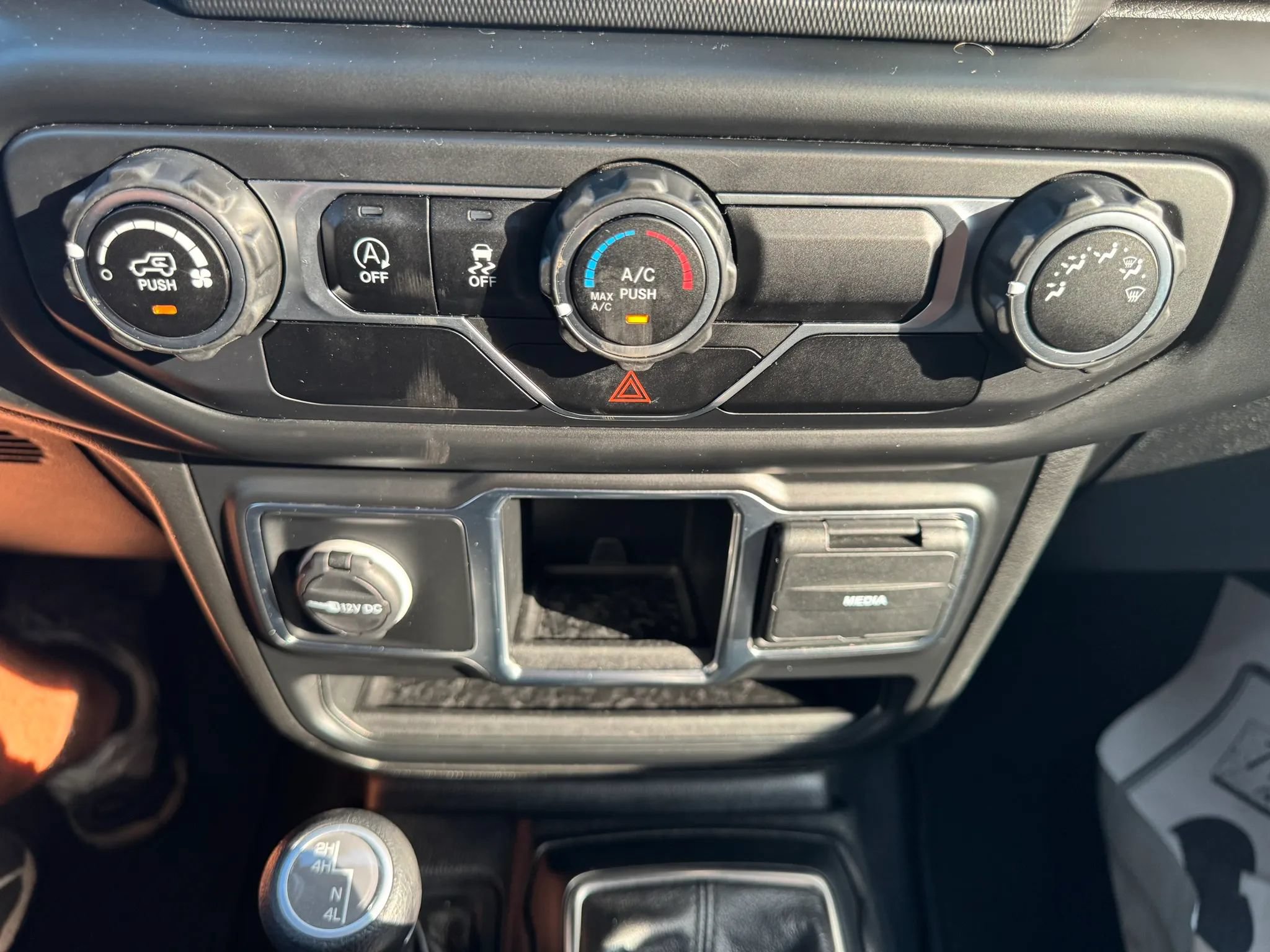 Used 2020 Jeep Gladiator Sport AWD/4WD image 13