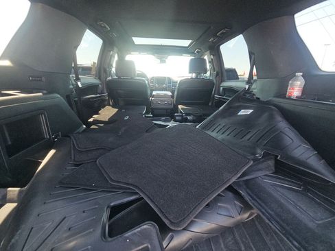 Used 2021 Ford Expedition XLT RWD image 5