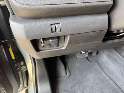 Used 2024 Chevrolet Colorado Trail Boss w/ Advanced Trailering Package image 17