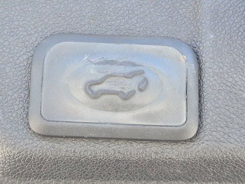 Used 2016 Chevrolet Traverse LTZ AWD/4WD image 35