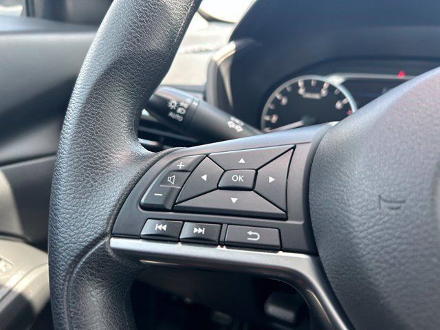 Used 2025 Nissan Altima 2.5 SV FWD image 18