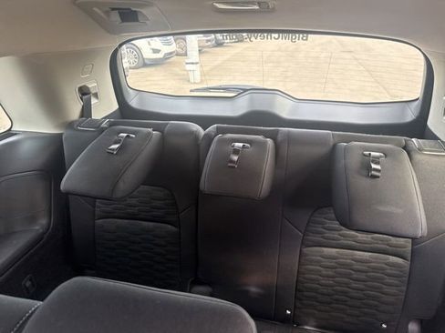Used 2025 Nissan Pathfinder SV FWD image 29