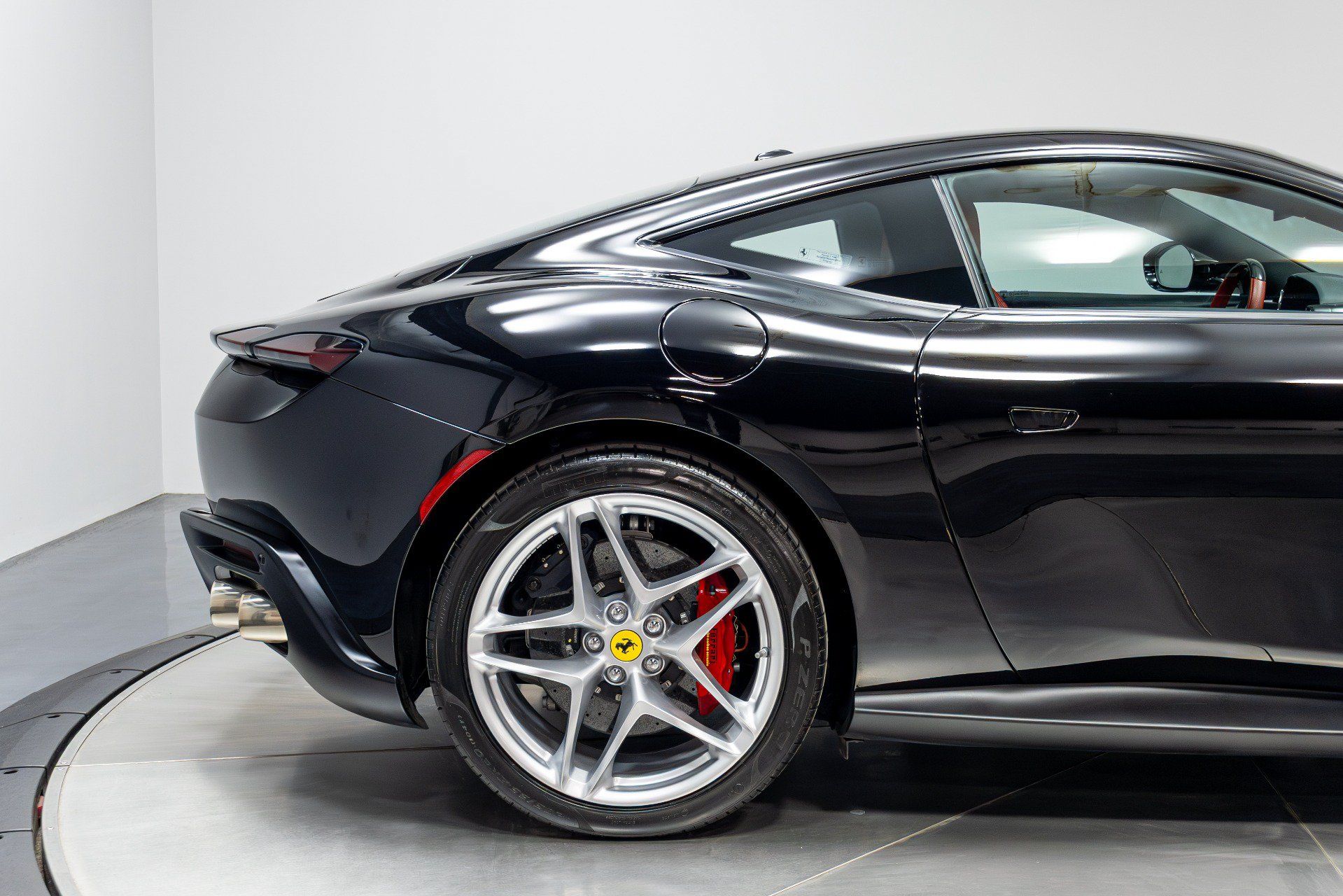 Used 2022 Ferrari Roma RWD image 20