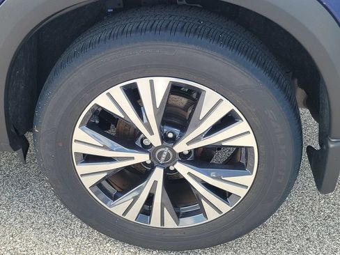Used 2023 Nissan Rogue SV w/ SV Premium Package FWD image 8