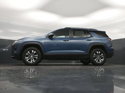 New 2026 Chevrolet Equinox LT w/ Safety and Technology Package FWD image 35