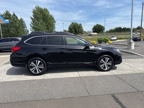Used 2019 Subaru Outback 3.6R Limited AWD/4WD image 4